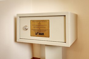 Cortona Inn & Suites Anaheim Resort