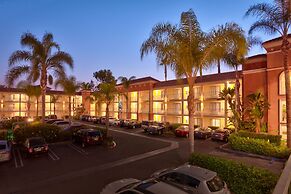 Cortona Inn & Suites Anaheim Resort