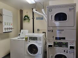 Cortona Inn & Suites Anaheim Resort