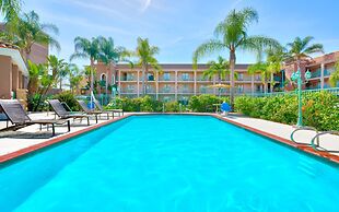 Cortona Inn & Suites Anaheim Resort