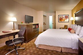 Cortona Inn & Suites Anaheim Resort