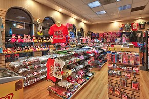 Cortona Inn & Suites Anaheim Resort