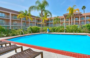 Cortona Inn & Suites Anaheim Resort