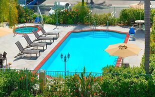 Cortona Inn & Suites Anaheim Resort