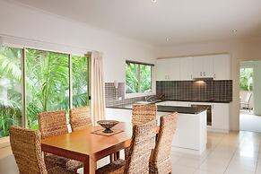 BreakFree Aanuka Beach Resort