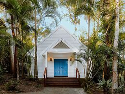 BreakFree Aanuka Beach Resort