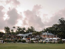 BreakFree Aanuka Beach Resort