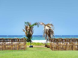 BreakFree Aanuka Beach Resort