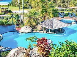 BreakFree Aanuka Beach Resort