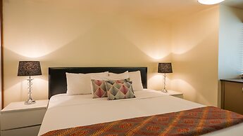 Broadbeach Savannah Hotel & Resort