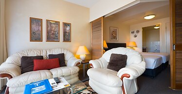 Broadbeach Savannah Hotel & Resort