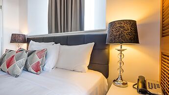 Broadbeach Savannah Hotel & Resort