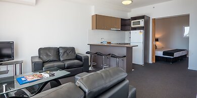 Broadbeach Savannah Hotel & Resort