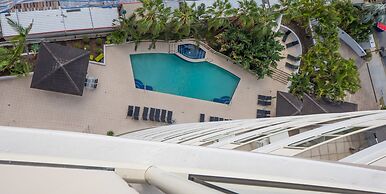 Broadbeach Savannah Hotel & Resort