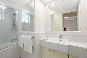 ULTIQA Burleigh Mediterranean Resort