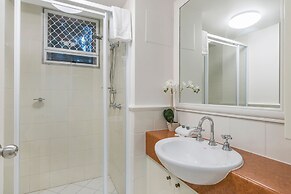 ULTIQA Burleigh Mediterranean Resort