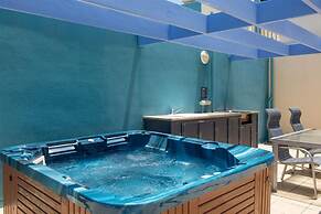 BreakFree Grand Pacific Resort