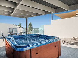 BreakFree Grand Pacific Resort