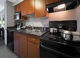 Coast Calgary Downtown Hotel & Suites by APA