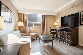 Coast Calgary Downtown Hotel & Suites by APA