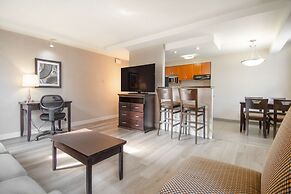 Coast Calgary Downtown Hotel & Suites by APA