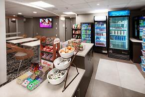 Coast Calgary Downtown Hotel & Suites by APA
