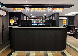 Coast Calgary Downtown Hotel & Suites by APA