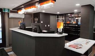 Coast Calgary Downtown Hotel & Suites by APA
