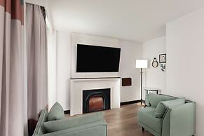 Pennyweight Hotel Boston, Curio Collection by Hilton