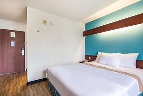 Americas Best Value Inn & Suites Brunswick