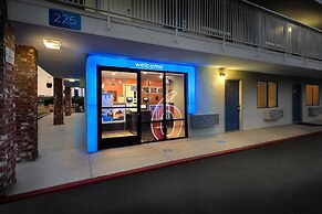 Motel 6 Arcadia, CA - Los Angeles - Pasadena Area
