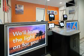 Motel 6 Arcadia, CA - Los Angeles - Pasadena Area