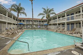 Motel 6 Carlsbad, CA Beach