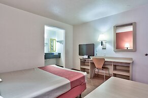 Motel 6 Flagstaff, AZ - West - Woodland Village