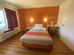 Motel 6 Flagstaff, AZ - West - Woodland Village