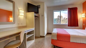 Motel 6 Springfield, IL