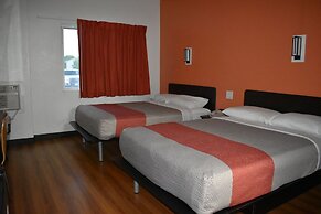 Motel 6 Springfield, IL
