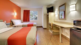 Motel 6 Springfield, IL