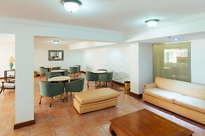 Golden Beach Resort And Spa