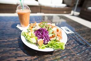 Golden Beach Resort And Spa