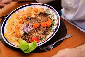 Cyan Americas Towers Hotel