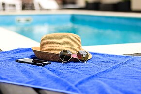 Cyan Americas Towers Hotel