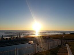 Shoreline Suites & Cabana Cottages