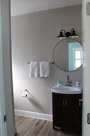 Shoreline Suites & Cabana Cottages