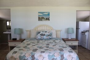 Shoreline Suites & Cabana Cottages