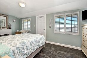 Shoreline Suites & Cabana Cottages