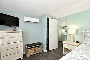 Shoreline Suites & Cabana Cottages