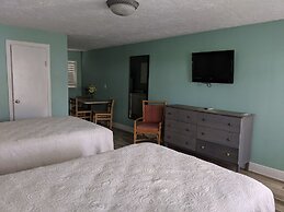 Shoreline Suites & Cabana Cottages