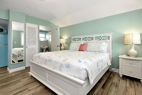 Shoreline Suites & Cabana Cottages