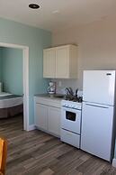 Shoreline Suites & Cabana Cottages